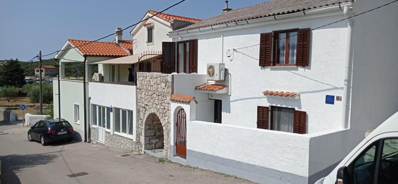 Apartments Tatjana Martinšćica エクステリア 写真