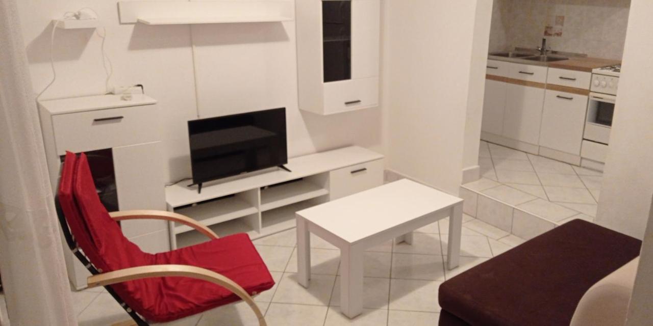Apartments Tatjana Martinšćica エクステリア 写真